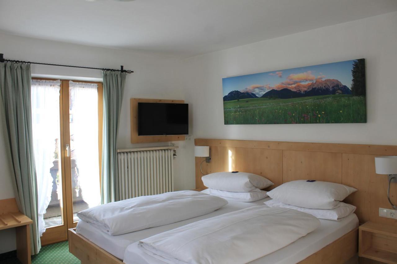 Fruehstueckspension Gaestehaus Zum Weissen Roessl Вальгау Экстерьер фото